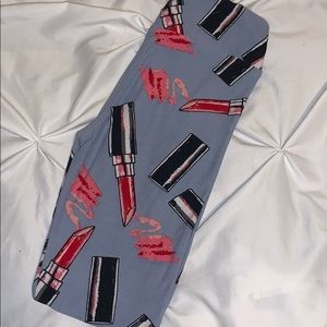 LulaRoe lipstick leggings- size Tween